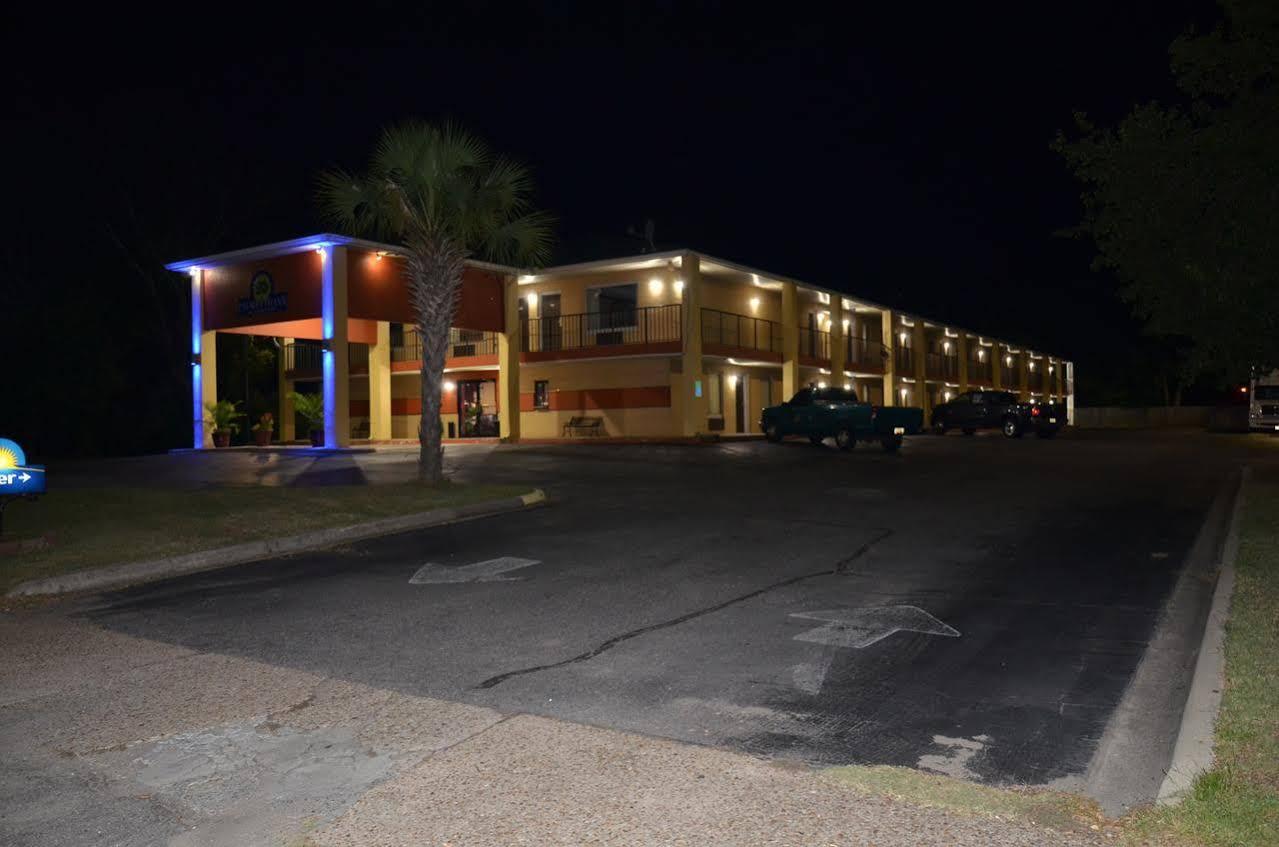 Days Inn Cheraw Экстерьер фото