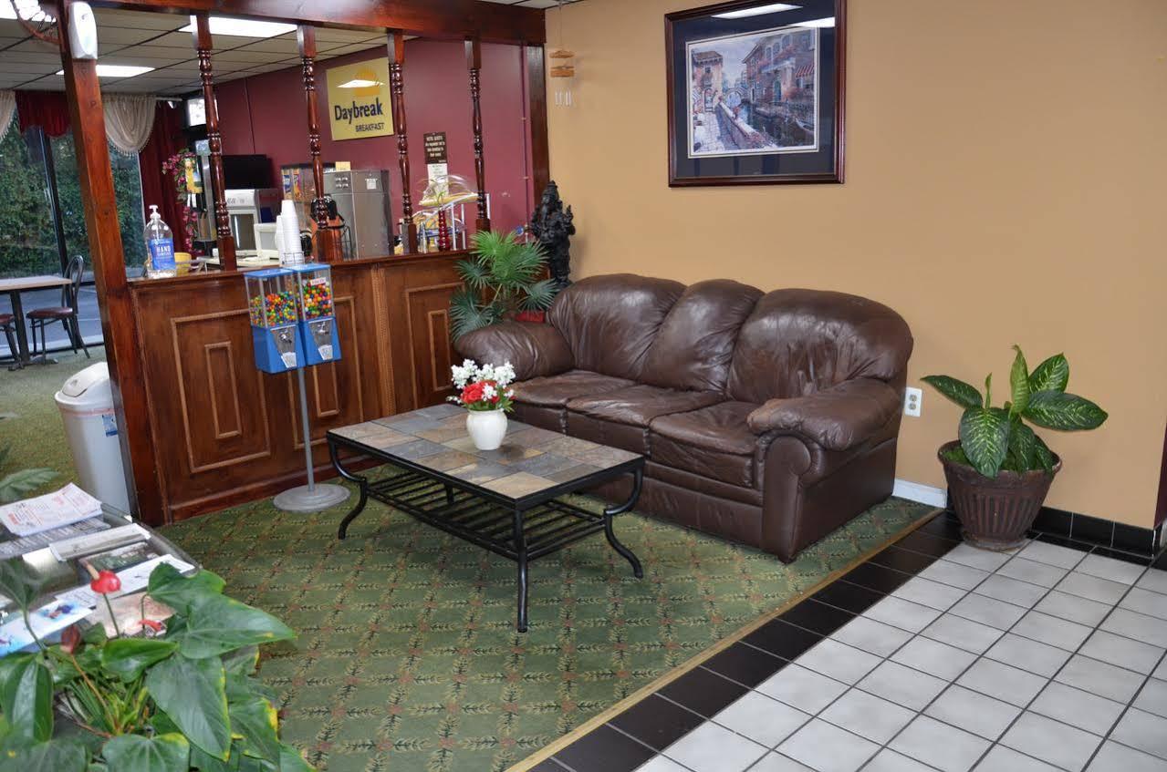 Days Inn Cheraw Экстерьер фото